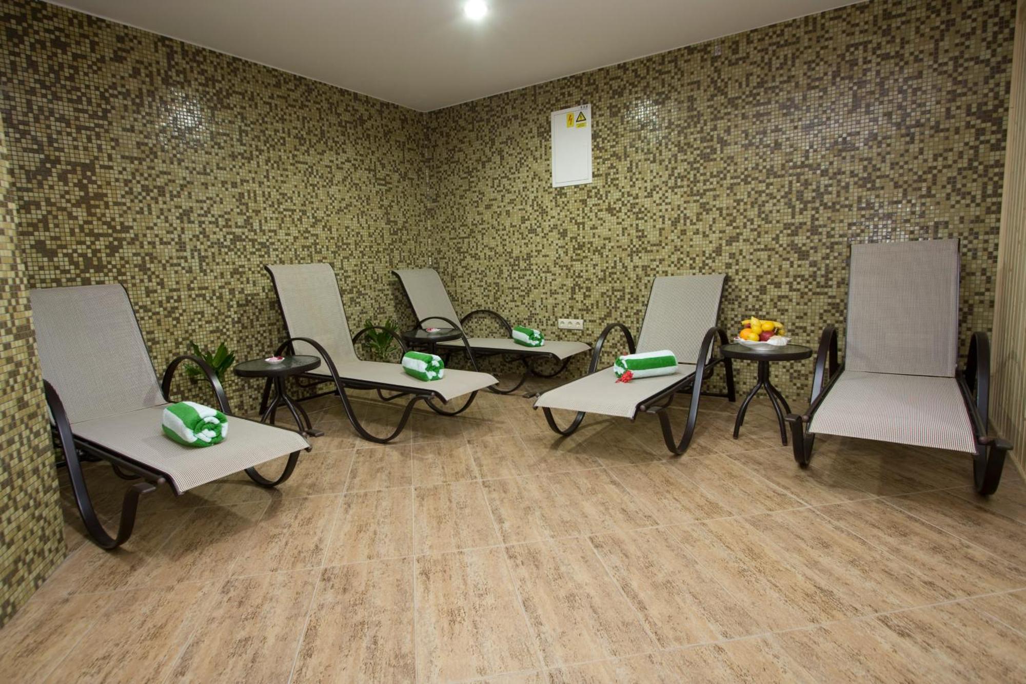 Hotel Park Exclusive Otocac Bagian luar foto