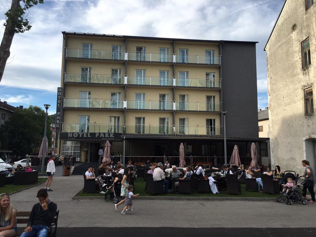Hotel Park Exclusive Otocac Bagian luar foto