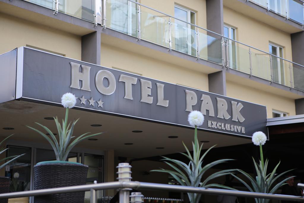 Hotel Park Exclusive Otocac Bagian luar foto