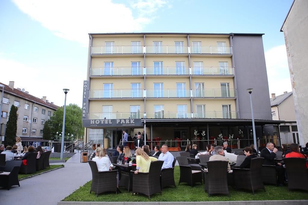 Hotel Park Exclusive Otocac Bagian luar foto