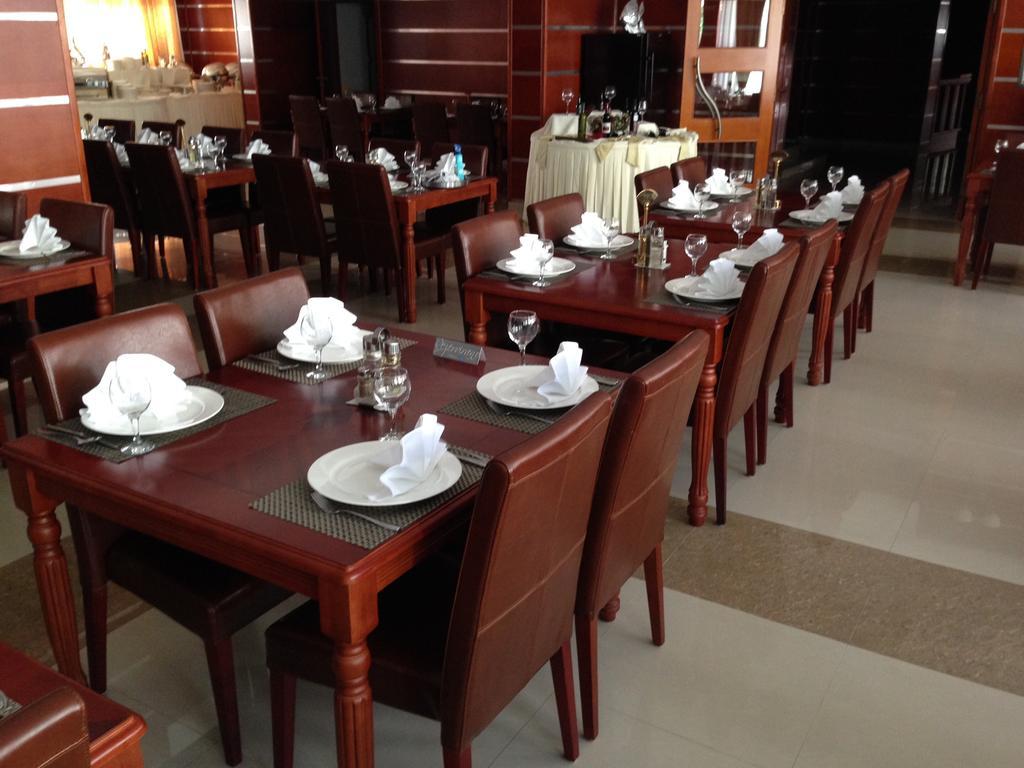 Hotel Park Exclusive Otocac Bagian luar foto