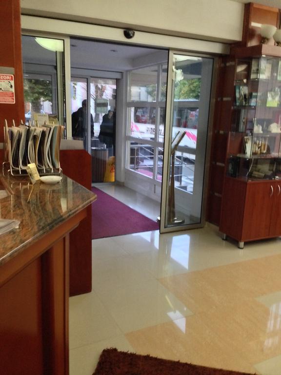 Hotel Park Exclusive Otocac Bagian luar foto