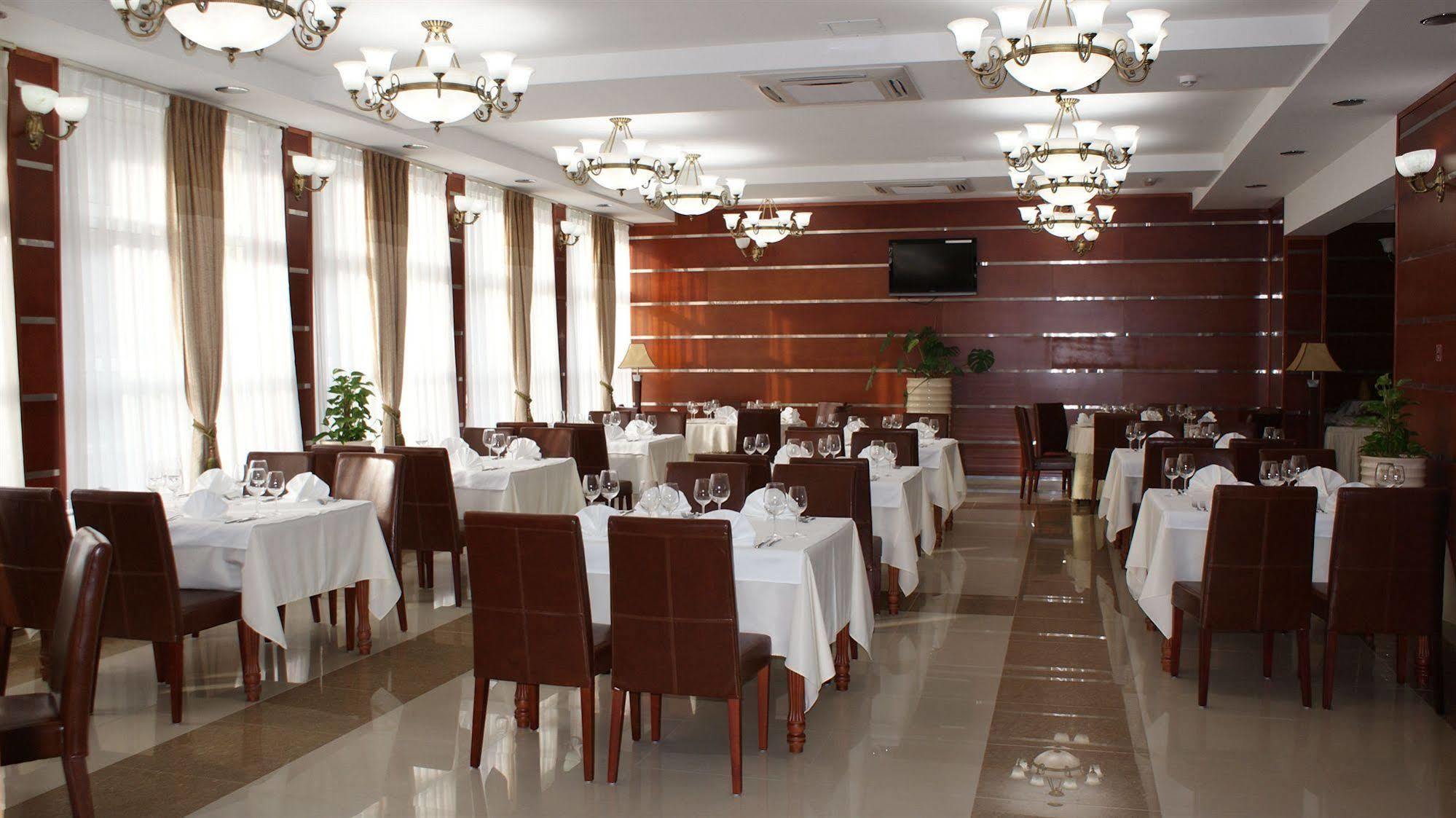 Hotel Park Exclusive Otocac Bagian luar foto