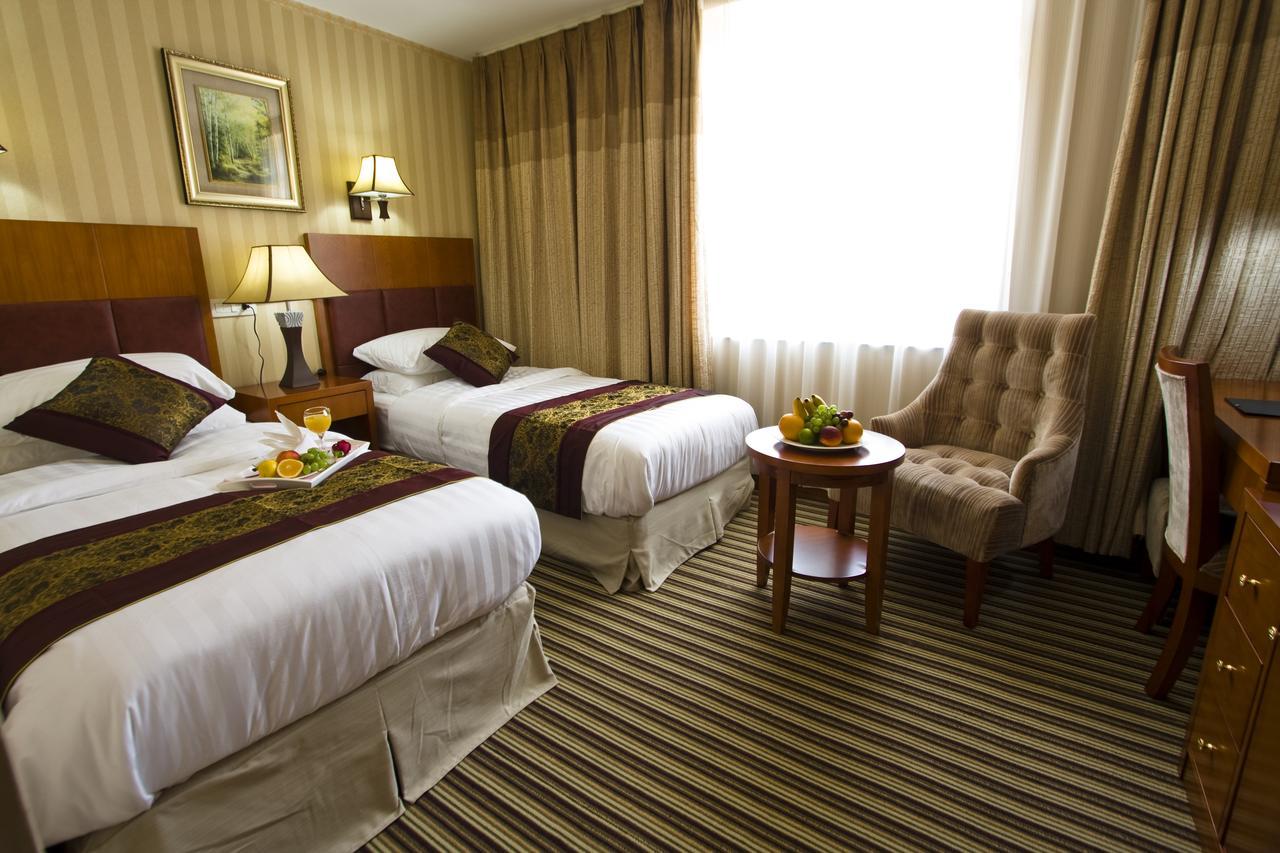 Hotel Park Exclusive Otocac Bagian luar foto